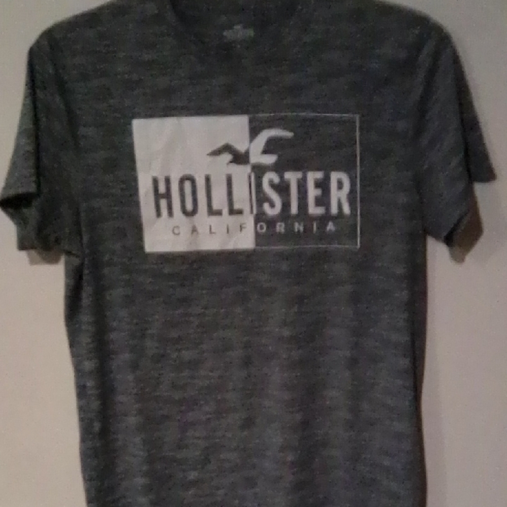 Hollister Men's Gray T-Shirt